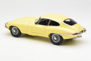 Jaguar E-Type 3.8 Series 1 Gaiši Dzeltens Kyosho 1:18 08954LY Metāls — attēls 7 no 8