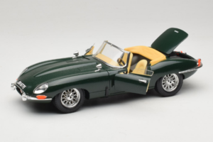 Jaguar E-Type Kabriolets Zaļš Bburago 1:18 3026 Metāls — attēls 2 no 8