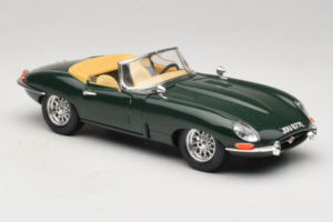 Jaguar E-Type Kabriolets Zaļš Bburago 1:18 3026 Metāls — attēls 6 no 8