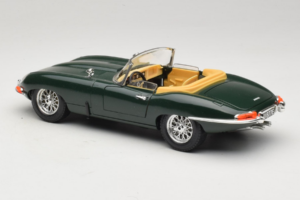 Jaguar E-Type Kabriolets Zaļš Bburago 1:18 3026 Metāls — attēls 7 no 8