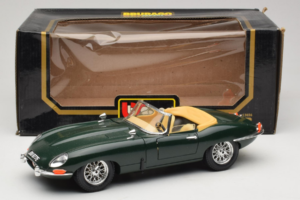 Jaguar E-Type Kabriolets Zaļš Bburago 1:18 3026 Metāls — attēls 8 no 8