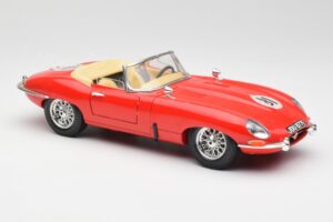 Jaguar E-Type Kabriolets Sarkans Bburago 1:18 3016 Metāls — attēls 6 no 8