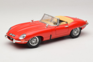 Jaguar E-Type Series 1 Kabriolets Sarkans Bburago 1:18 3038 Metāls