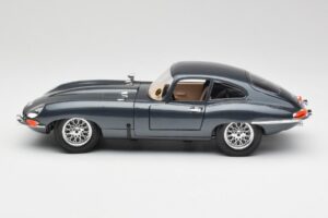 Jaguar E-Type Series 1 Zaļš Bburago 1:18 3018-M1 Metāls — attēls 3 no 8