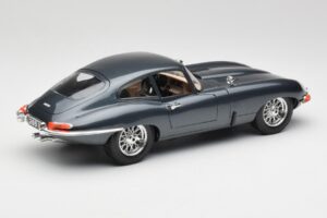 Jaguar E-Type Series 1 Zaļš Bburago 1:18 3018-M1 Metāls — attēls 5 no 8