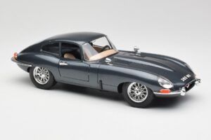 Jaguar E-Type Series 1 Zaļš Bburago 1:18 3018-M1 Metāls — attēls 6 no 8