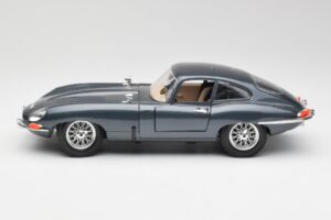 Jaguar E-Type Pelēks Bburago 1:18 30018 Metāls — attēls 4 no 8