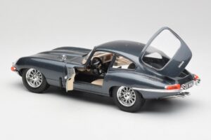 Jaguar E-Type Pelēks Bburago 1:18 30018 Metāls — attēls 5 no 8