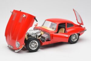 Jaguar E-Type Sarkans Bburago 1:18 3018 Metāls — attēls 2 no 8