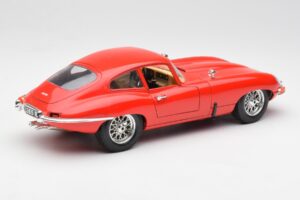 Jaguar E-Type Sarkans Bburago 1:18 3018 Metāls — attēls 3 no 8