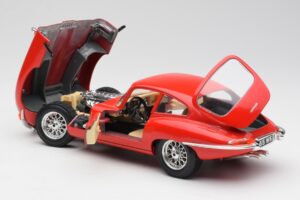Jaguar E-Type Sarkans Bburago 1:18 3018 Metāls — attēls 5 no 8
