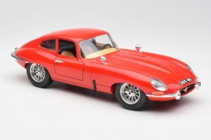 Jaguar E-Type Sarkans Bburago 1:18 3018 Metāls — attēls 6 no 8