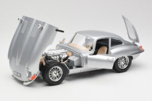 Jaguar E-Type Series 1 Sudrabs Bburago 1:18 3018-M2 Metāls — attēls 2 no 8