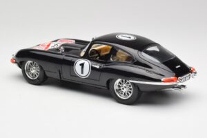 Jaguar E-Type Series 1 #1 British Racing Green Bburago 1:18 3018-M3 Metāls — attēls 7 no 8