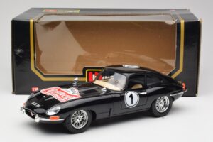 Jaguar E-Type Series 1 #1 British Racing Green Bburago 1:18 3018-M3 Metāls — attēls 8 no 8