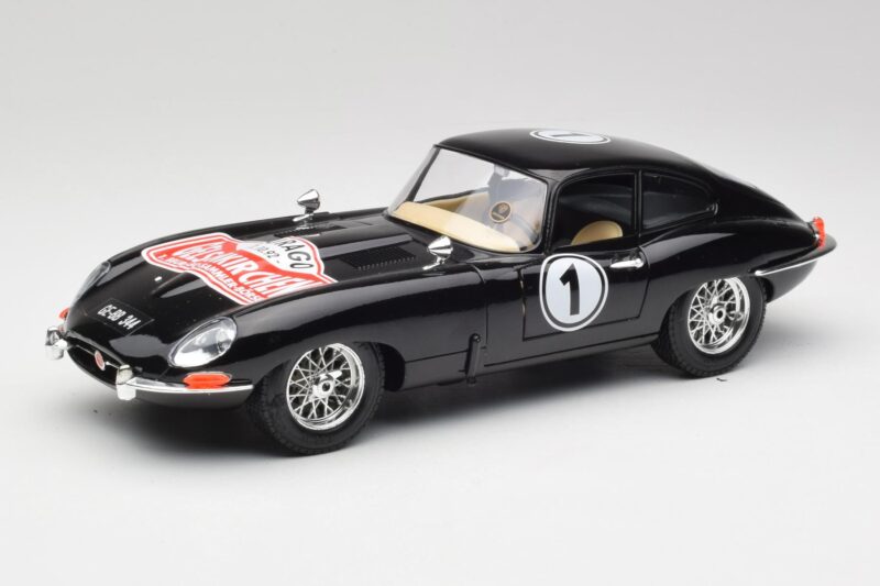 Jaguar E-Type Series 1 #1 British Racing Green Bburago 1:18 3018-M3 Metāls