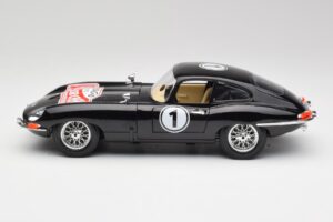 Jaguar E-Type Series 1 #1 British Racing Green Bburago 1:18 3018-M3 Metāls — attēls 4 no 8
