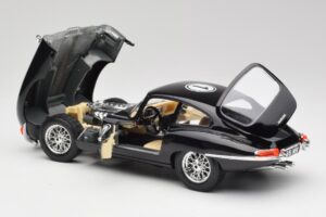 Jaguar E-Type Series 1 #1 British Racing Green Bburago 1:18 3018-M3 Metāls — attēls 5 no 8