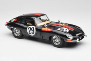 Jaguar E-Type #29 Melns Bburago 1:18 3018-M4 Metāls — attēls 6 no 8