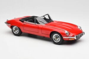 Jaguar E-Type Roadster Series III V12 Sarkans AUTOart 1:18 73523 Metāls — attēls 6 no 8