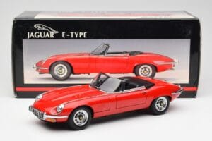 Jaguar E-Type Roadster Series III V12 Sarkans AUTOart 1:18 73523 Metāls — attēls 8 no 8