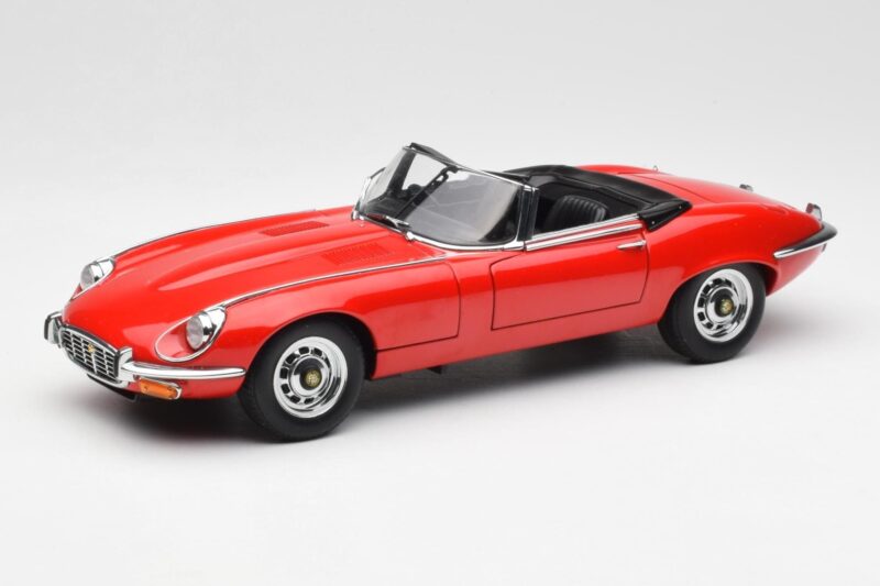 Jaguar E-Type Roadster Series III V12 Sarkans AUTOart 1:18 73523 Metāls