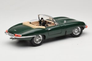 Jaguar E-Type Series 1 Roadster Zaļš Bburago 1:18 3016-M1 Metāls — attēls 3 no 8