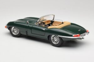 Jaguar E-Type Series 1 Roadster Zaļš Bburago 1:18 3018-M5 Metāls — attēls 7 no 8