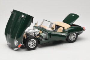 Jaguar E-Type Series 1 Roadster Zaļš Bburago 1:18 3016-M1 Metāls — attēls 2 no 8