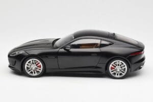 Jaguar F-Type R X152 Matēts Melns AUTOart 1:18 73652 Kompozīts — attēls 4 no 8