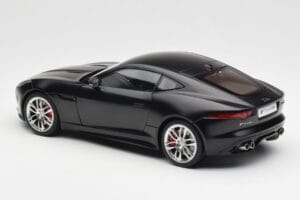 Jaguar F-Type R X152 Matēts Melns AUTOart 1:18 73652 Kompozīts — attēls 7 no 8