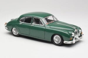 Jaguar Mark II British Racing Zaļš & Zils Salons Maisto 1:18 59001 Metāls — attēls 6 no 8