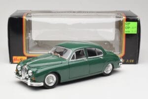 Jaguar Mark II British Racing Zaļš & Zils Salons Maisto 1:18 59001 Metāls — attēls 8 no 8