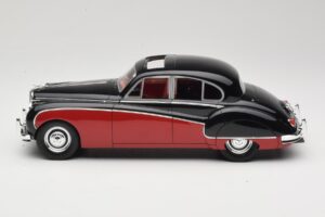 Jaguar Mk VIII Melns & Tumši Sarkans BoS Models 1:18 BOS408 Sveķi — attēls 3 no 6