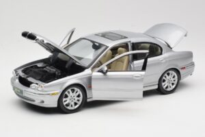 Jaguar X-Type Sudrabs Maisto 1:18 7271328 Metāls — attēls 2 no 8
