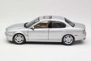 Jaguar X-Type Sudrabs Maisto 1:18 7271328 Metāls — attēls 4 no 8