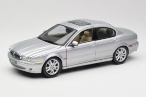 Jaguar X-Type Sudrabs Maisto 1:18 7271328 Metāls