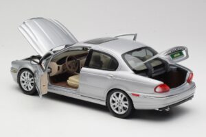 Jaguar X-Type Sudrabs Maisto 1:18 7271328 Metāls — attēls 5 no 8