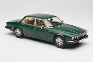 Jaguar XJ Series III Tumšizaļš MCG 1:18 MCG18175 Metāls — attēls 4 no 6