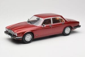 Jaguar XJ Series III Metallic Dark Red MCG 1:18 MCG18176 Metāls