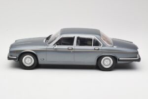 Jaguar XJ Series III Metallic Grey MCG 1:18 MCG18177 Metāls — attēls 3 no 6