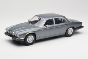Jaguar XJ Series III Metallic Grey MCG 1:18 MCG18177 Metāls