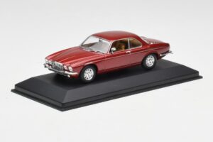 Jaguar XJ12 Coupe Regency Sarkans Minichamps 1:43 400130461 Metāls — attēls 2 no 4