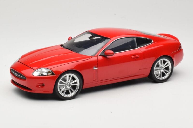 Jaguar XK X150 Sarkans Minichamps 1:18 150130503 Metāls