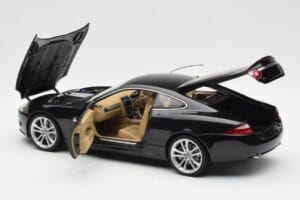 Jaguar XK-R X150 Midnight Melns AUTOart 1:18 73632 Metāls — attēls 5 no 8