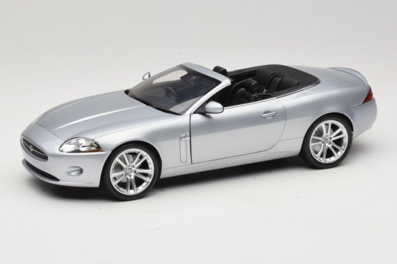 Jaguar XK X150 Kabriolets Sudrabs Minichamps 1:18 150130531 Metāls