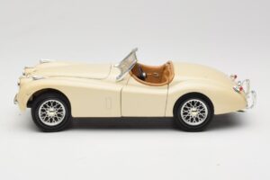 Jaguar XK120 Balts Eduscho 1:18 7482-1HTH Metāls — attēls 4 no 8
