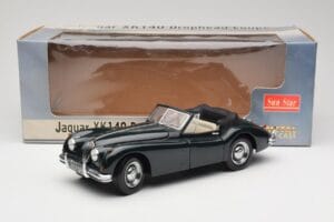 Jaguar XK140 Drophead Coupe Melns Sun Star 1:18 2802 Metāls — attēls 8 no 8