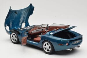 Jaguar XK180 Zaļš Maisto 1:18 50337 Metāls — attēls 5 no 8