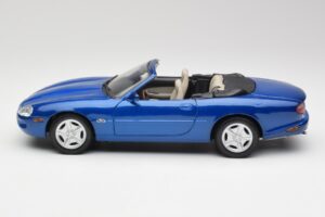 Jaguar XK8 X100 Kabriolets Azure Zils Maisto 1:18 50286 Metāls — attēls 4 no 8